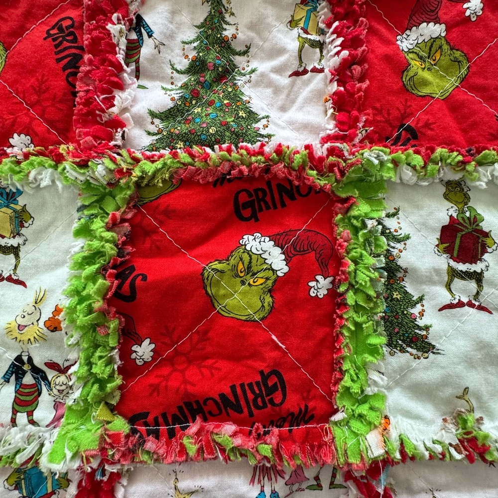 Grinch Holiday Blanket - Red and Green